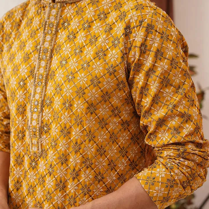 Jompers Men Geometric Embroidered Sequinned Kurta, Mustard