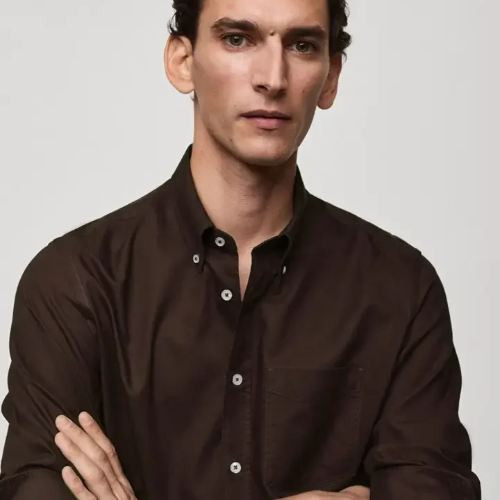 MISCHIEF MONKEY Men Classic Fit Button-Down Collar Solid Cotton Casual Shirt, Brown